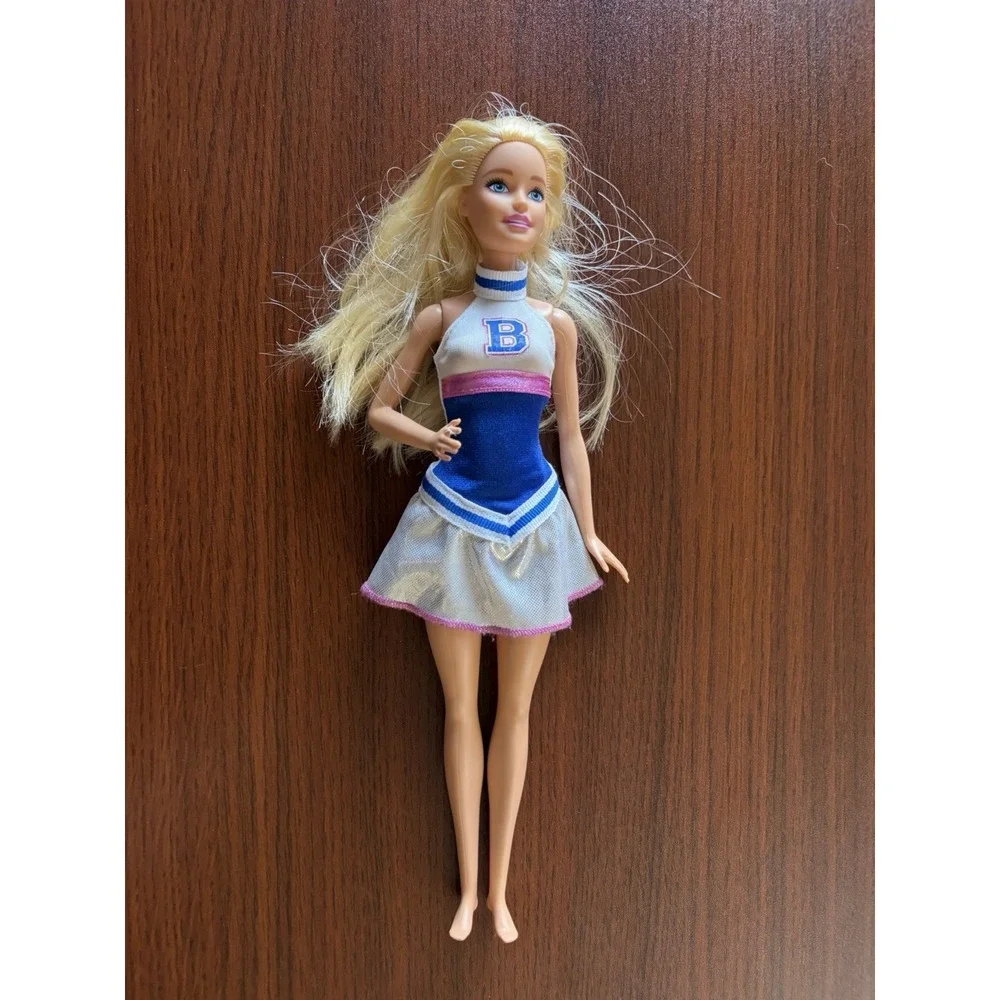 2015 Mattel Cheerleader Barbie Doll‎ Barbie University Outfit